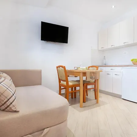 דירה Dora מאקרסקה