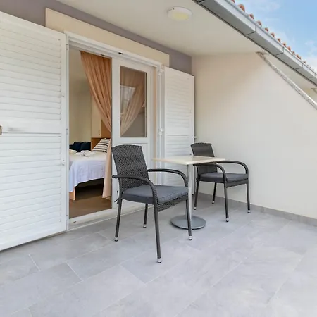 דירה Dora מאקרסקה