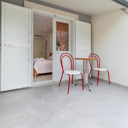 Dora * מאקרסקה