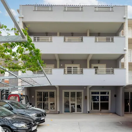 Dora Apartment