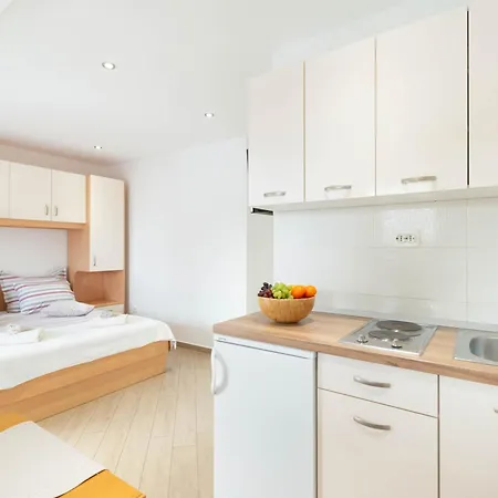 Apartment Dora