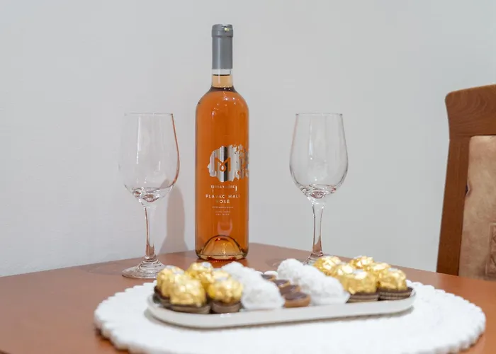 Dora Apartamento Makarska