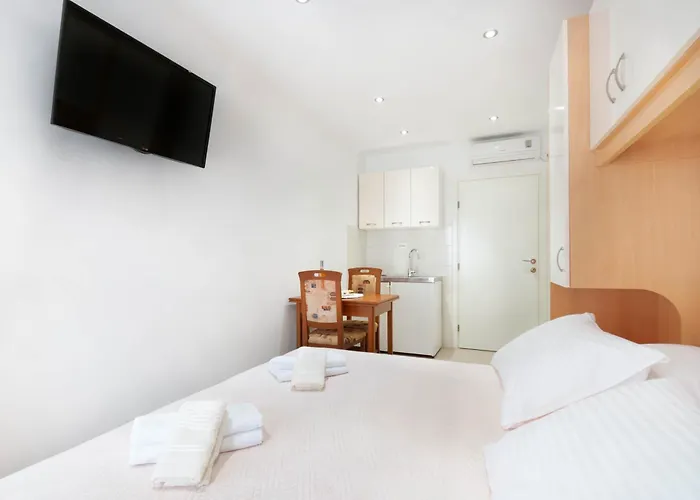 Dora Apartamento Makarska