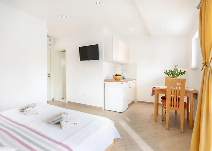 Dora Apartamento Makarska