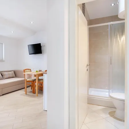 Apartament Dora *