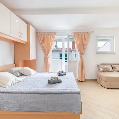 Dora Apartament
